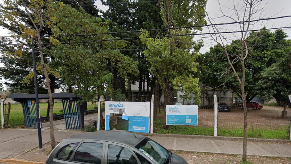 Pánico en el colegio: un alumno de 15 años llevó un arma a la escuela y se la mostró a sus compañeros