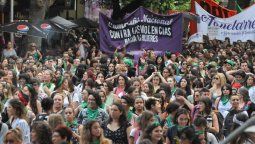 {alttext(,#NiUnaMenos: 