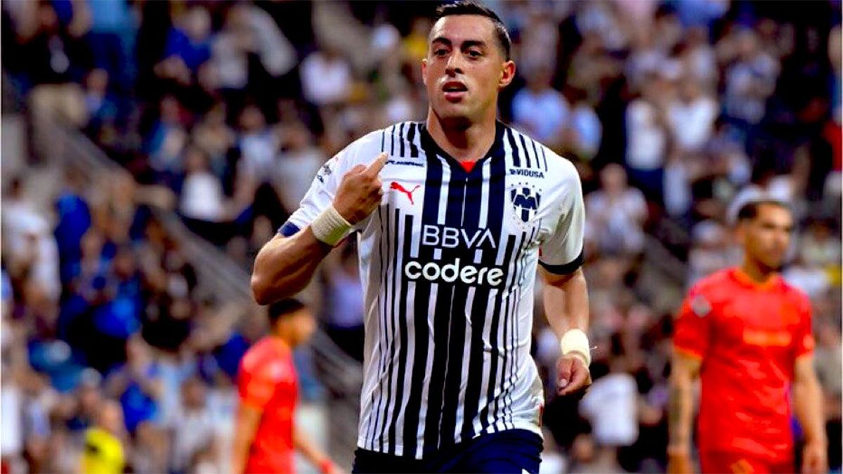 Rogelio Funes Mori marcó un tanto para Rayados de Monterrey en la goleada ante Juárez.