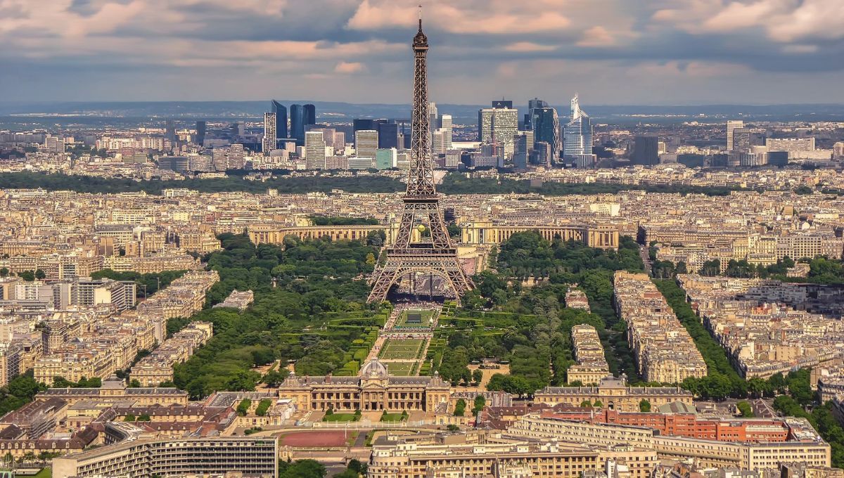 La icónica construcción de Francia que crece: ¿cuál es la verdadera función de la Torre Eiffel?