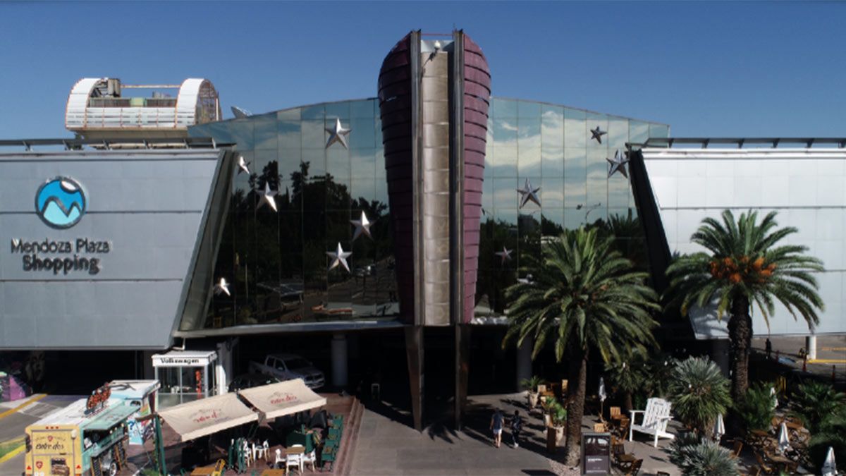 Shoppings y supermercados de Mendoza tendrán horarios especiales en Navidad.&nbsp; 
