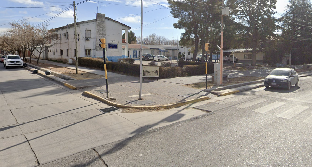 El personal de la Comisaría 24 realizó las pericias del accidente en la Ruta 40, en Malargüe. El personal de la Comisaría 24 realizó las pericias del accidente en la Ruta 40, en Malargüe.