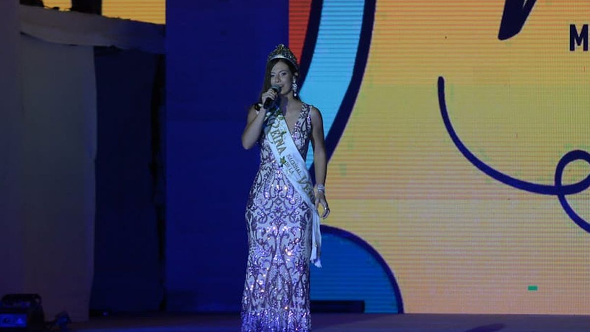 Mayra Tous sorprendió al público hablando en varios idiomas y cantando. Fue ovacionada en varias oportunidades.