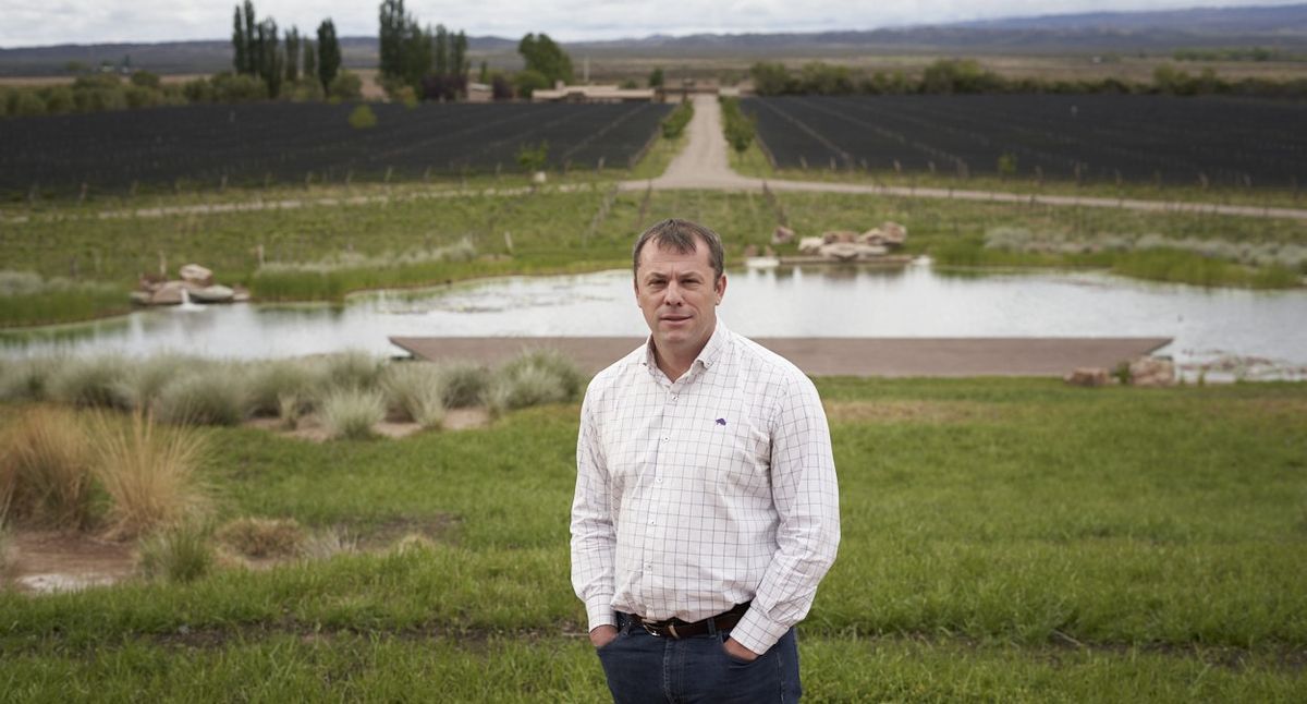 Chartier es el director general de la bodega Alpamanta que acaba de ser reconocida mundialmente por sus prácticas sustentables. Chartier es el director general de la bodega Alpamanta que acaba de ser reconocida mundialmente por sus prácticas sustentables.