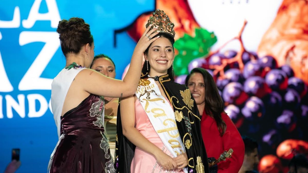 Ana Laura Roza es la nueva reina de la Vendimia de La Paz