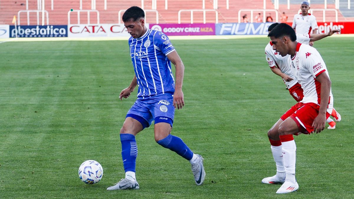 Godoy Cruz fue de menor a mayor ante Huracán pero no pudo ganar. Godoy Cruz fue de menor a mayor ante Huracán pero no pudo ganar.