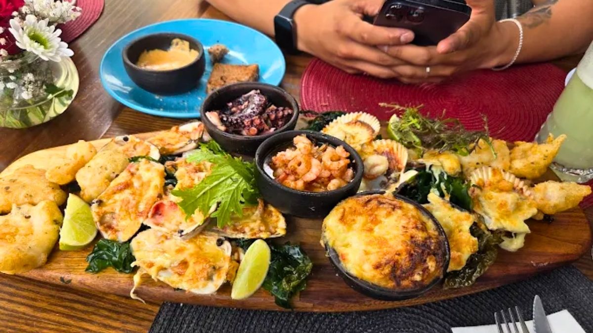 El restaurante es uno de los más visitados por propios y turistas. El restaurante es uno de los más visitados por propios y turistas.