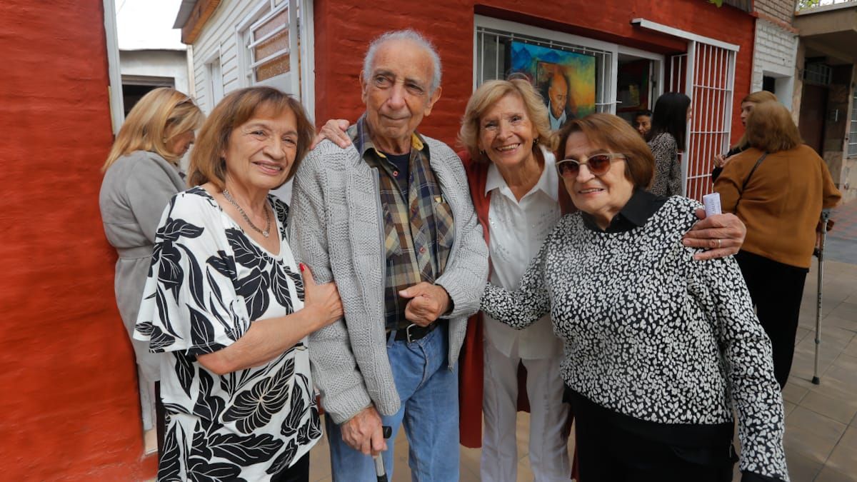 Las hijas de Santiago Bértiz se reencontraron con su vecino, Bernardo Lorenzo. Las hijas de Santiago Bértiz se reencontraron con su vecino, Bernardo Lorenzo.