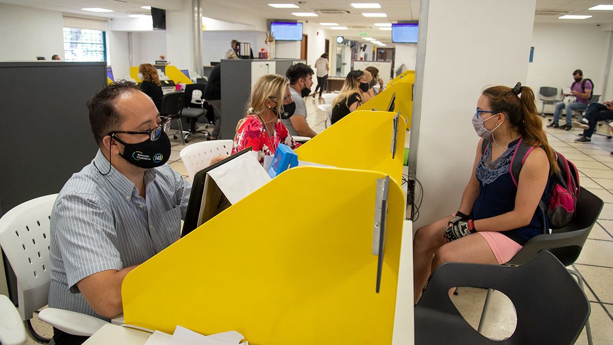 La oferta del Gobierno de aumento para los empleados estatales es de un incremento promedio del 46%, entre un aumento porcentual y una suma fija.&nbsp;