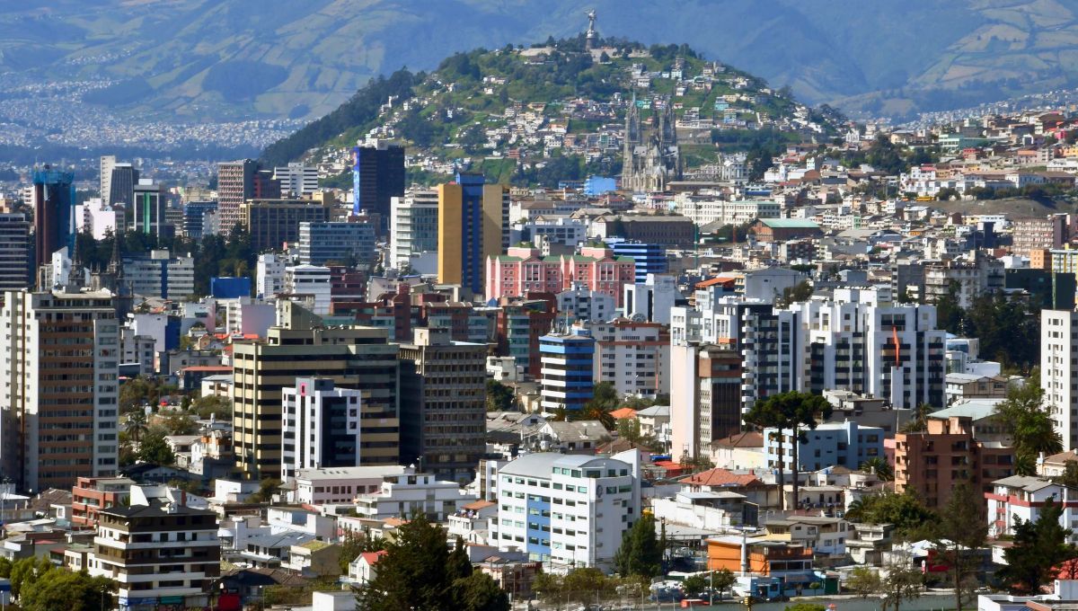 La única ciudad de América del Sur que está en dos hemisferios a la vez