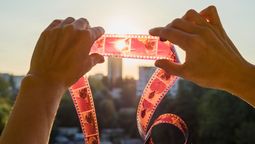 Acertijo para genios: lo que puede revivir a los muertos y durar toda la vida lo tenemos todas las personas. Fuente: Canva Acertijo para genios: lo que puede revivir a los muertos y durar toda la vida lo tenemos todas las personas. Fuente: Canva