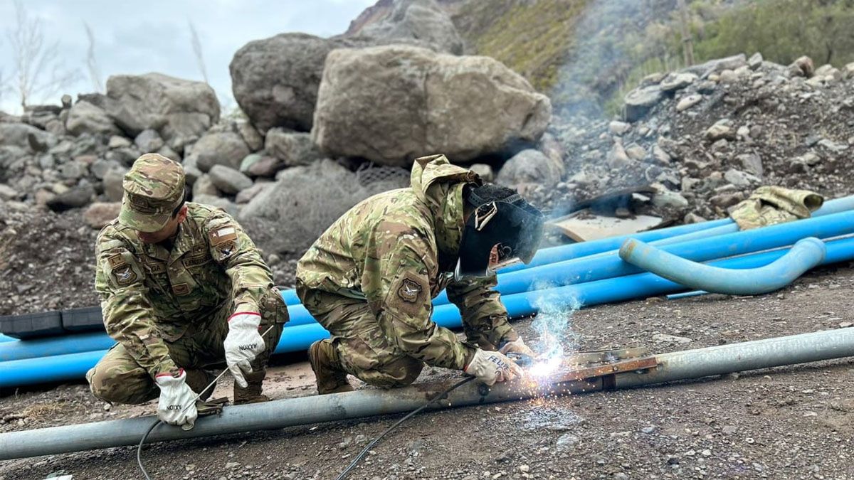 Los chilenos comenzaron a trabajar en las primeras reparaciones luego de los daños que causaron las lluvias durante el fin de semana. Los chilenos comenzaron a trabajar en las primeras reparaciones luego de los daños que causaron las lluvias durante el fin de semana.
