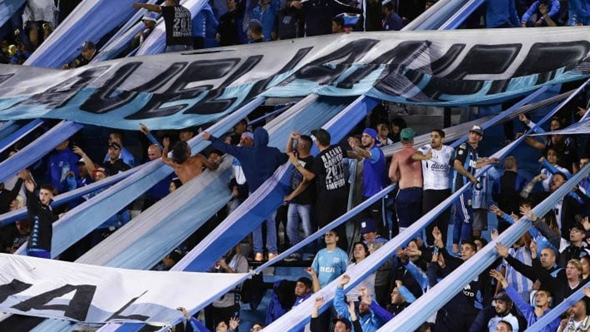 Lugones acus&oacute; al Gobierno de meterse en la interna los barrabravas de Racing e Independiente.