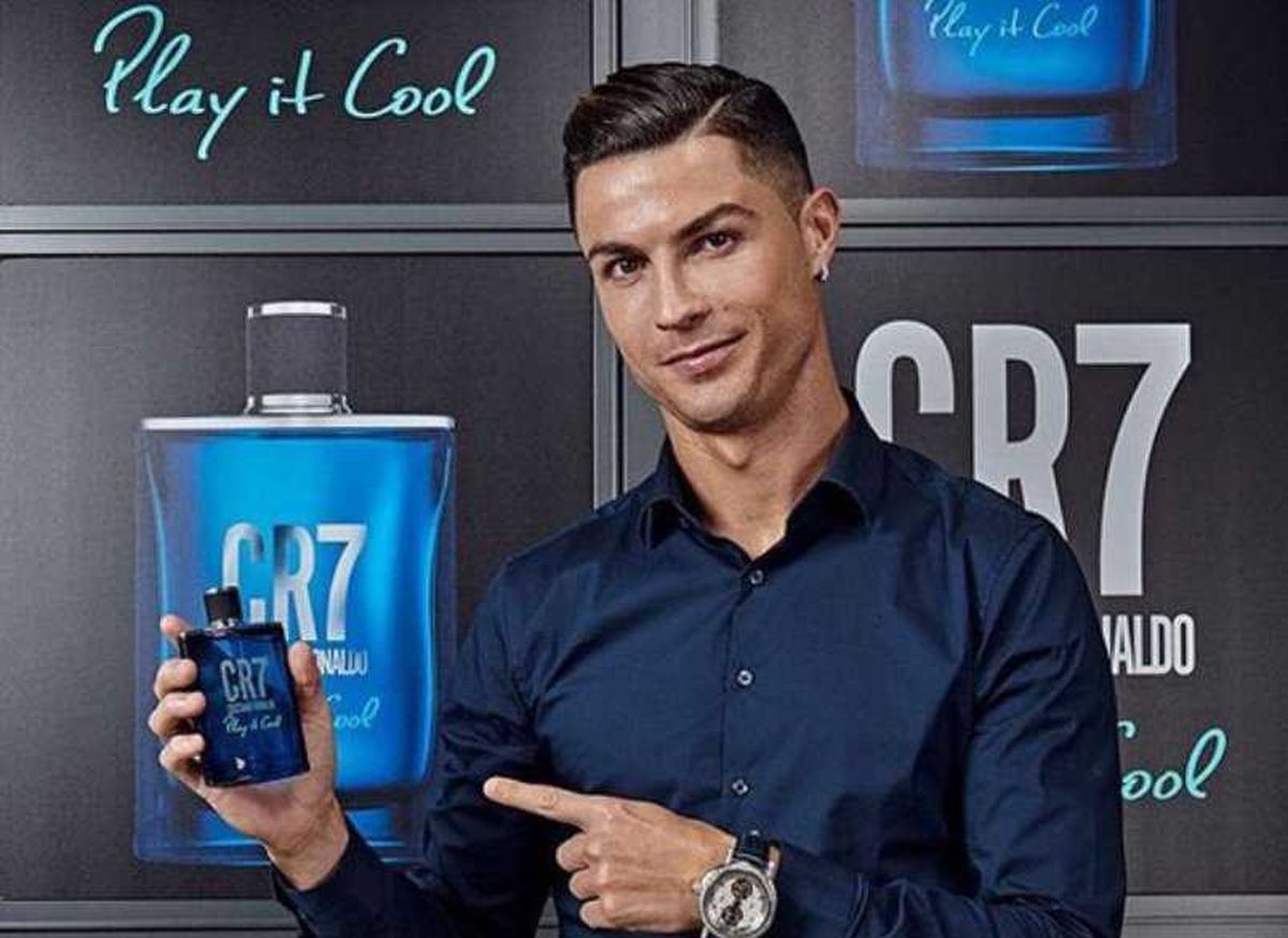 Entre sus negocios, Cristiano Ronaldo tiene una línea de perfumes. Entre sus negocios, Cristiano Ronaldo tiene una línea de perfumes.