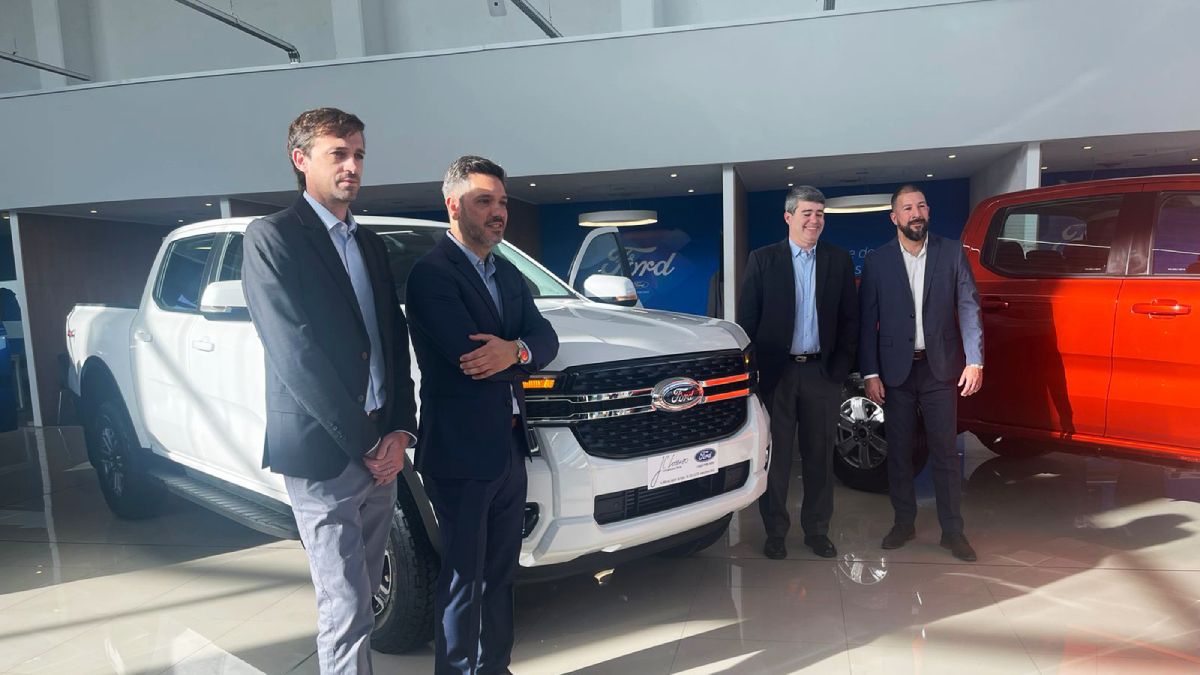 JC Lorenzo hizo el lanzamiento del nuevo modelo de Ford Ranger en su sucursal de calle San Martín Sur.