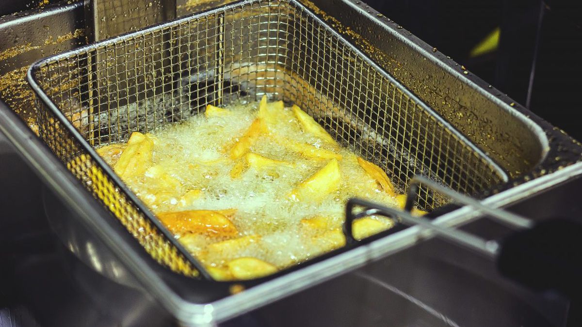 Los alimentos con excesos de aceites pueden provocar problemas en el organismo Los alimentos con excesos de aceites pueden provocar problemas en el organismo