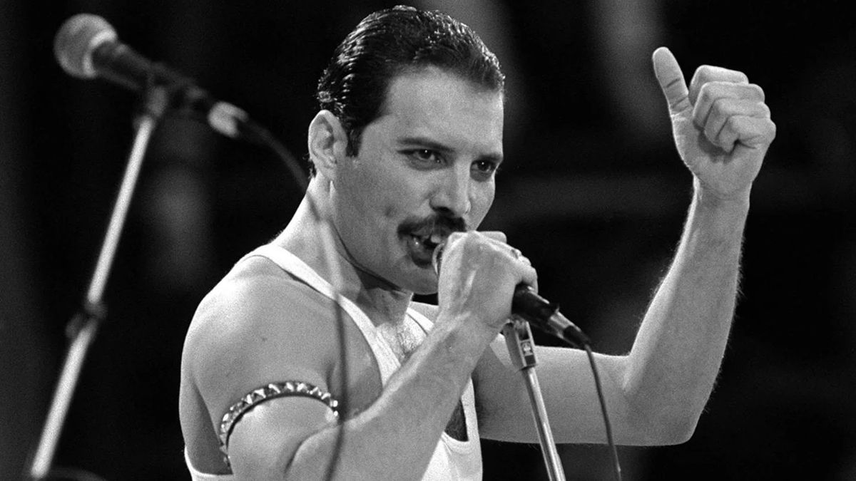 Tan solo tres días antes de su muerte, Freddie Mercury les comunicó a sus fanáticos que padecía Sida Tan solo tres días antes de su muerte, Freddie Mercury les comunicó a sus fanáticos que padecía Sida