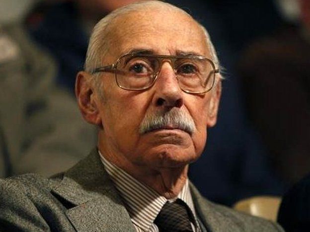 Pongamos que eran siete u ocho mil las personas que debían morir, soltó Videla en una entrevista