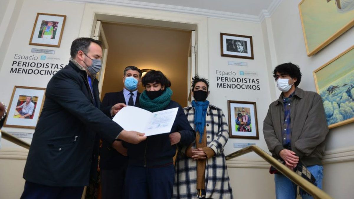Tres nuevos retratos en el espacio Periodistas de Mendoza de la Legislatura