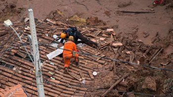 ¡Qué maestra! Salvó 58 niños de un alud