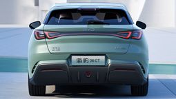 Un sedán chino va por el dominio del Toyota Corolla en el mercado automotor.