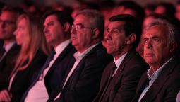 Concentrados. Alfredo Cornejo en el acto del Día de la Minería. A su lado, el gobernador de Jujuy, Carlos Sadir.