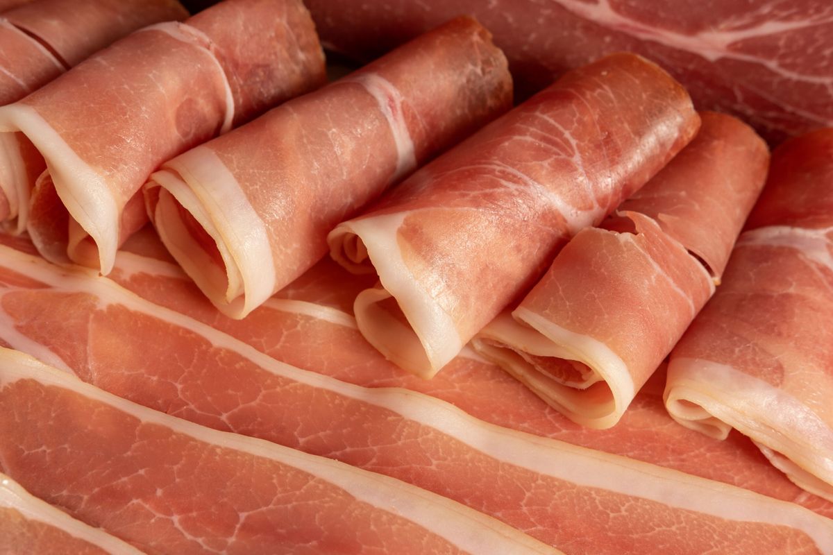 El jam&oacute;n crudo es un producto con propiedades beneficiosas para la salud.