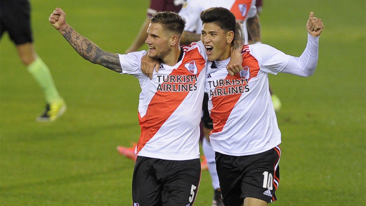 River se floreó y goleó a Lanús