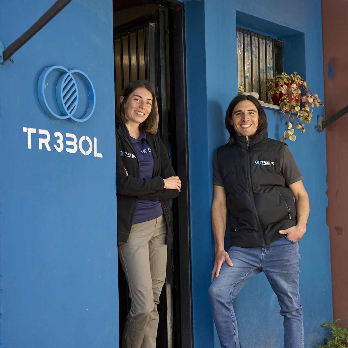 Emanuel y Guadalupe, ingenieros ambos, se conocieron en pandemia y fundaron una empresa y una vida juntos. Emanuel y Guadalupe, ingenieros ambos, se conocieron en pandemia y fundaron una empresa y una vida juntos.