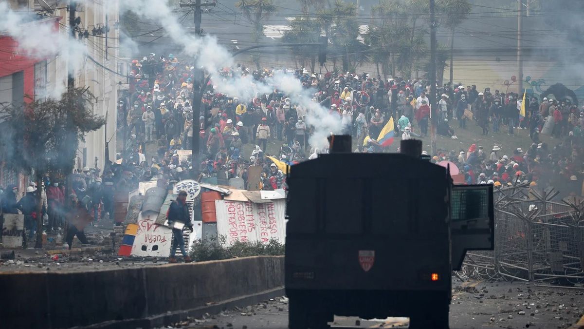 Las protestas que se generaron en Ecuador hace 16 días, ya provocaron la muerte de un militar además de 12 personas heridas