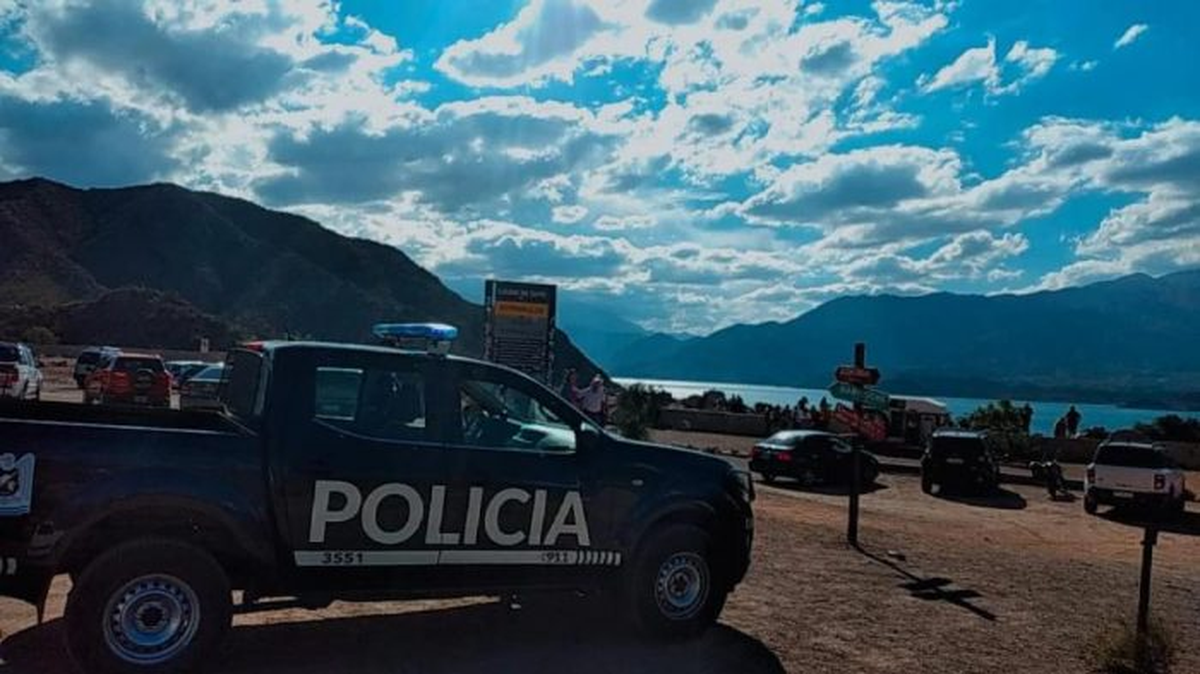 Alerta: prohinido bañarse en diques.