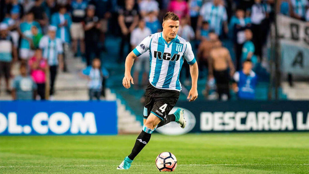 Iván Pillud, de Racing, tiene cotonavirus.