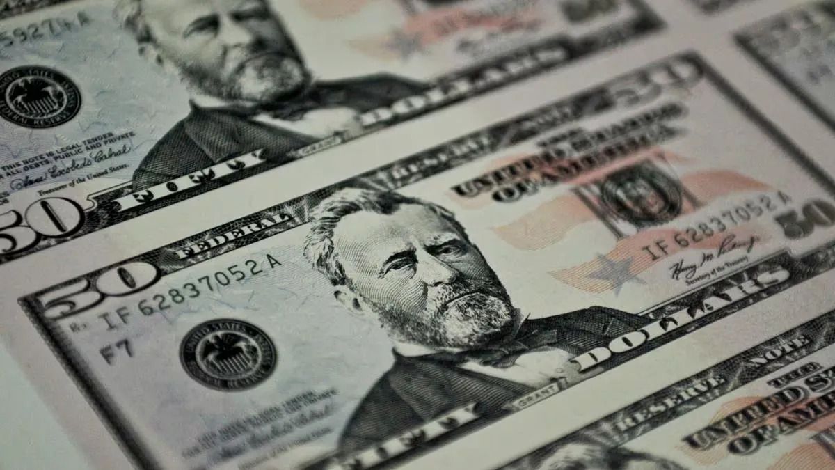 El Gobierno de los Estados Unidos cambiará algunas nominaciones del dólar y las sacará de circulación.