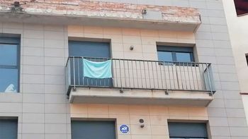 Los padres de las gemelas que se arrojaron desde un balcón en España se expresaron por primera vez