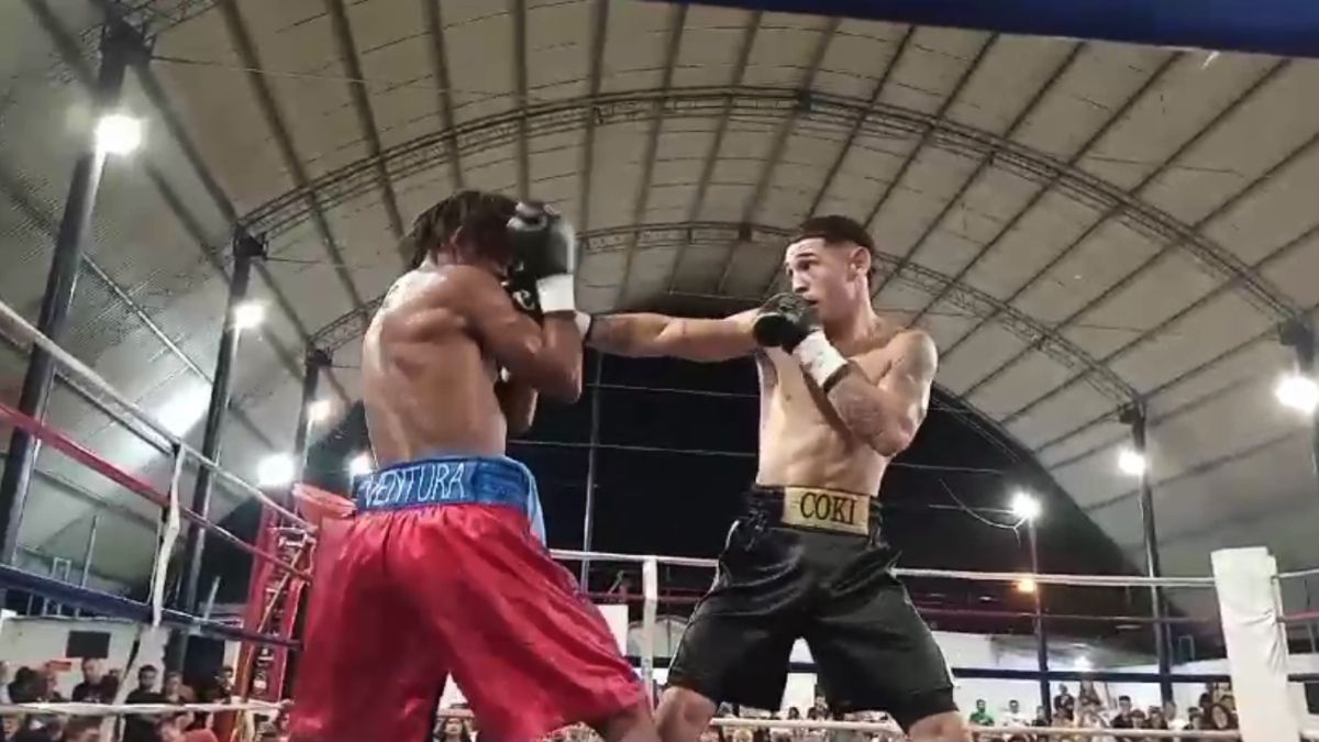 Alfredo Coki Soto logró su triunfo número 15 en el boxeo profesional e hizo delirar a miles de fanáticos que llenaron el estadio del Club Tres Acequias