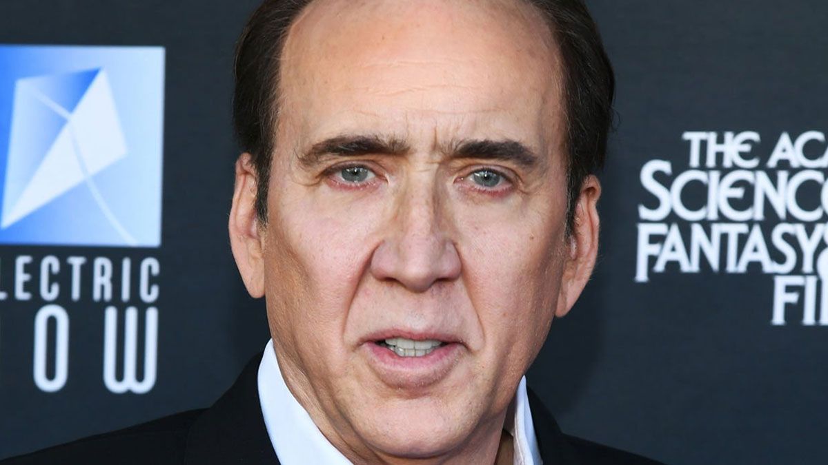 El actor Nicolas Cage la rompe con su papel protagónico en la película de Netflix.