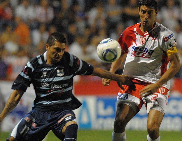Gimnasia lo dio vuelta y le ganó al Tatengue por 2 a 1 en Santa Fe