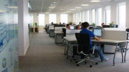 Fin de semana largo: la mitad de las empresas no da el lunes como feriado