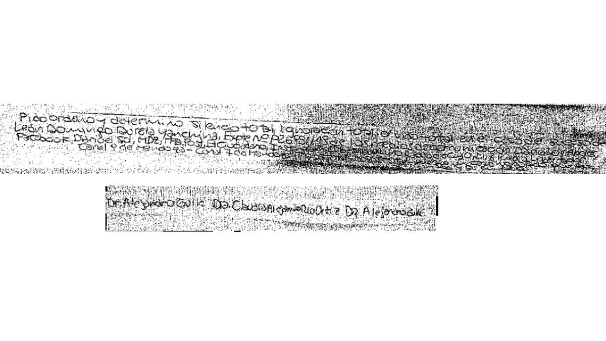 Los papeles que se encontraron en la casa de la acusada por el crimen del médico León Burela.