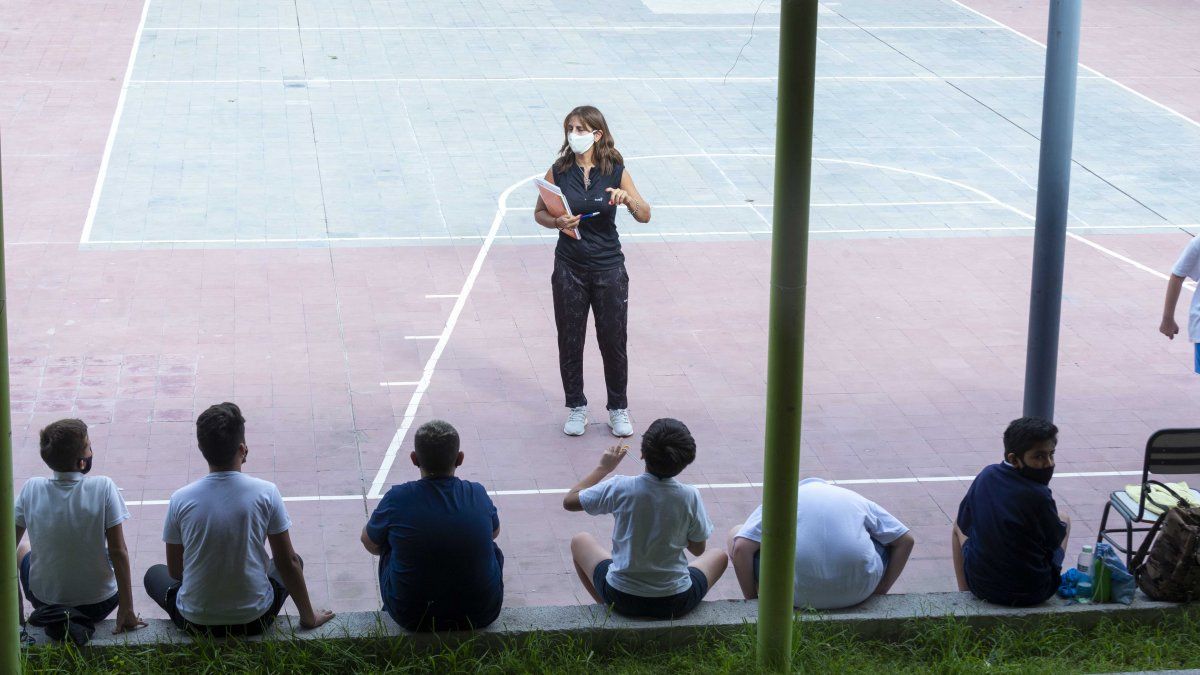 En las clases de Educación Física también se deben mantener las distancias. 