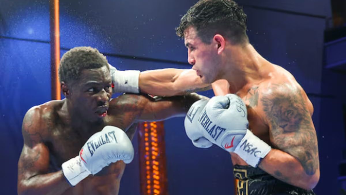 Gustavo Lemos sufrió una polémica derrota tras un fallo localista frente a Richardson Hitchins en Las Vegas. Gustavo Lemos sufrió una polémica derrota tras un fallo localista frente a Richardson Hitchins en Las Vegas.