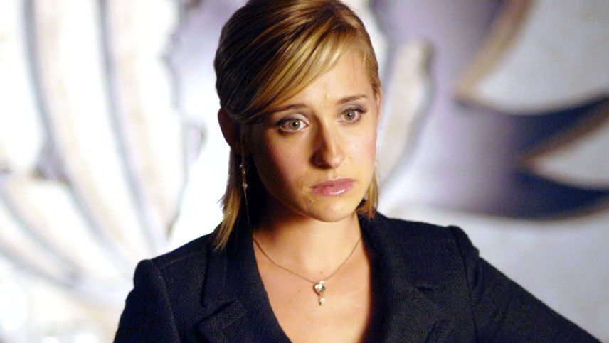 La Actriz De Smallville Allison Mack Se Declaró Culpable En El Caso De