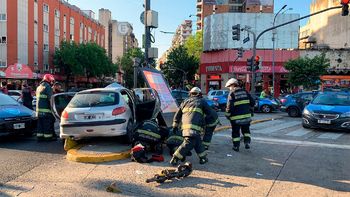 Un auto perdió el control y atropelló a cinco personas