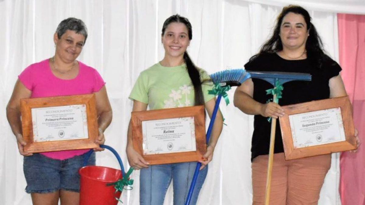 Limpieza en el Día de la Mujer: cuál fue el municipio que les entregó a ellas escobas y baldes como premios