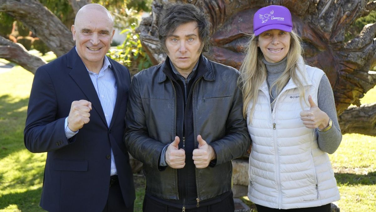 José Luis Espert, Javier Milei y Karina Milei. Grandes figuras libertarias que afrontan una difícil campaña de cara a los comicios del 26 de octubre. José Luis Espert, Javier Milei y Karina Milei. Grandes figuras libertarias que afrontan una difícil campaña de cara a los comicios del 26 de octubre.