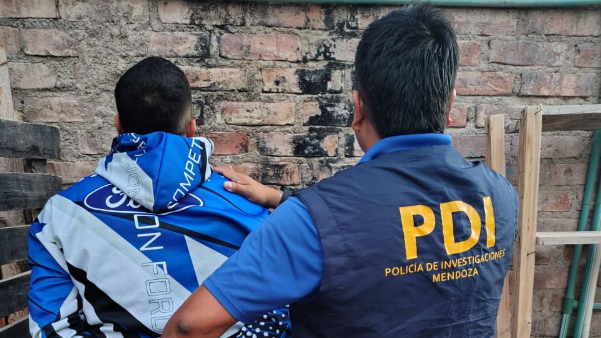 El detenido por la Policía es Pablo Castro Torres (25). Está señalado como uno de los presuntos autores del disparo en la cabeza a un adolescente en Las Heras.