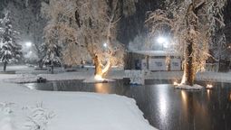 Nevando amaneció en el Manzano Histórico en Tunuyán. El pronóstico del tiempo en Mendoza advierte que persisten las probabilidad de nieve en diferentes sectores de la provincia.