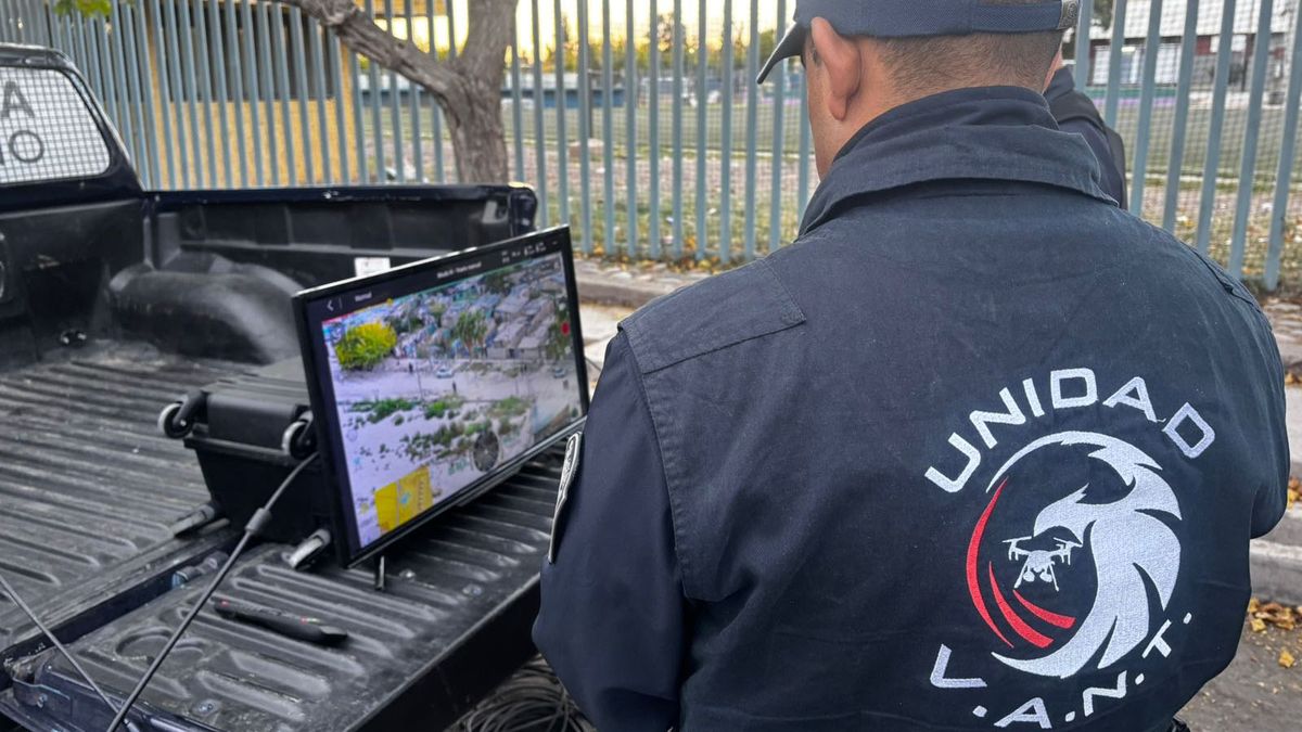 En los allanamientos en Godoy Cruz se utilizaron los drones de la Policía. En los allanamientos en Godoy Cruz se utilizaron los drones de la Policía.