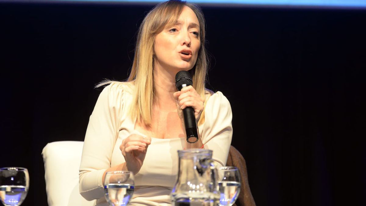 Anabel Fernández Sagasti ironizó sobre la eliminación de una unidad que investigaba las denuncias de $LIBRA:  Todo en absoluta normalidad.