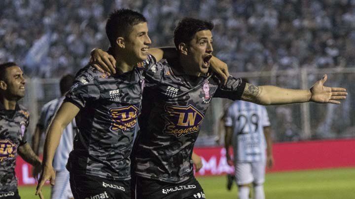 Caruso Lombardi debutó en Huracán con un triunfo ante el Decano